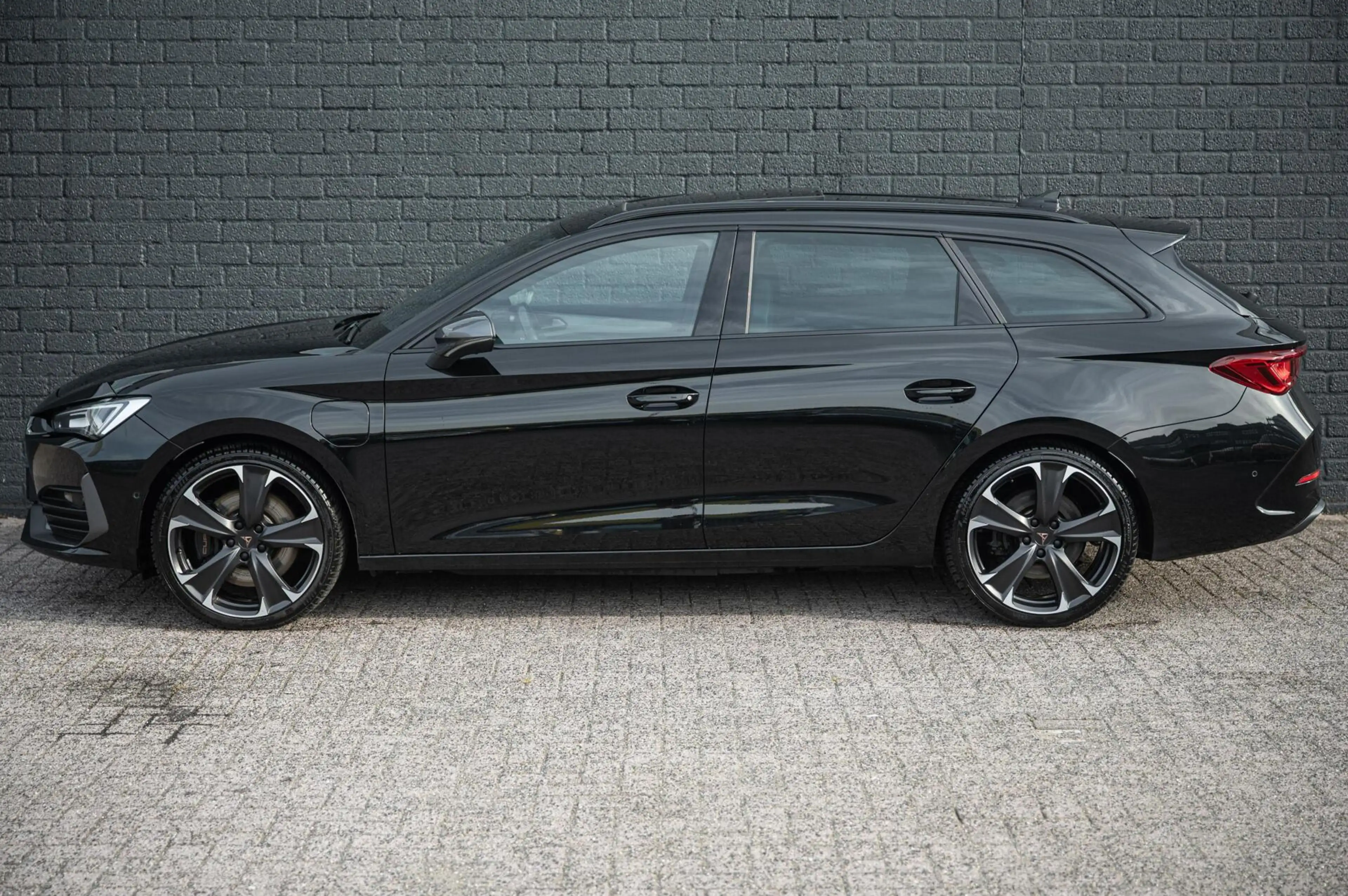 CUPRA Leon Sportstourer 1.4 e-Hybrid VZ 245PK PANO CAMERA ACC — photo 11