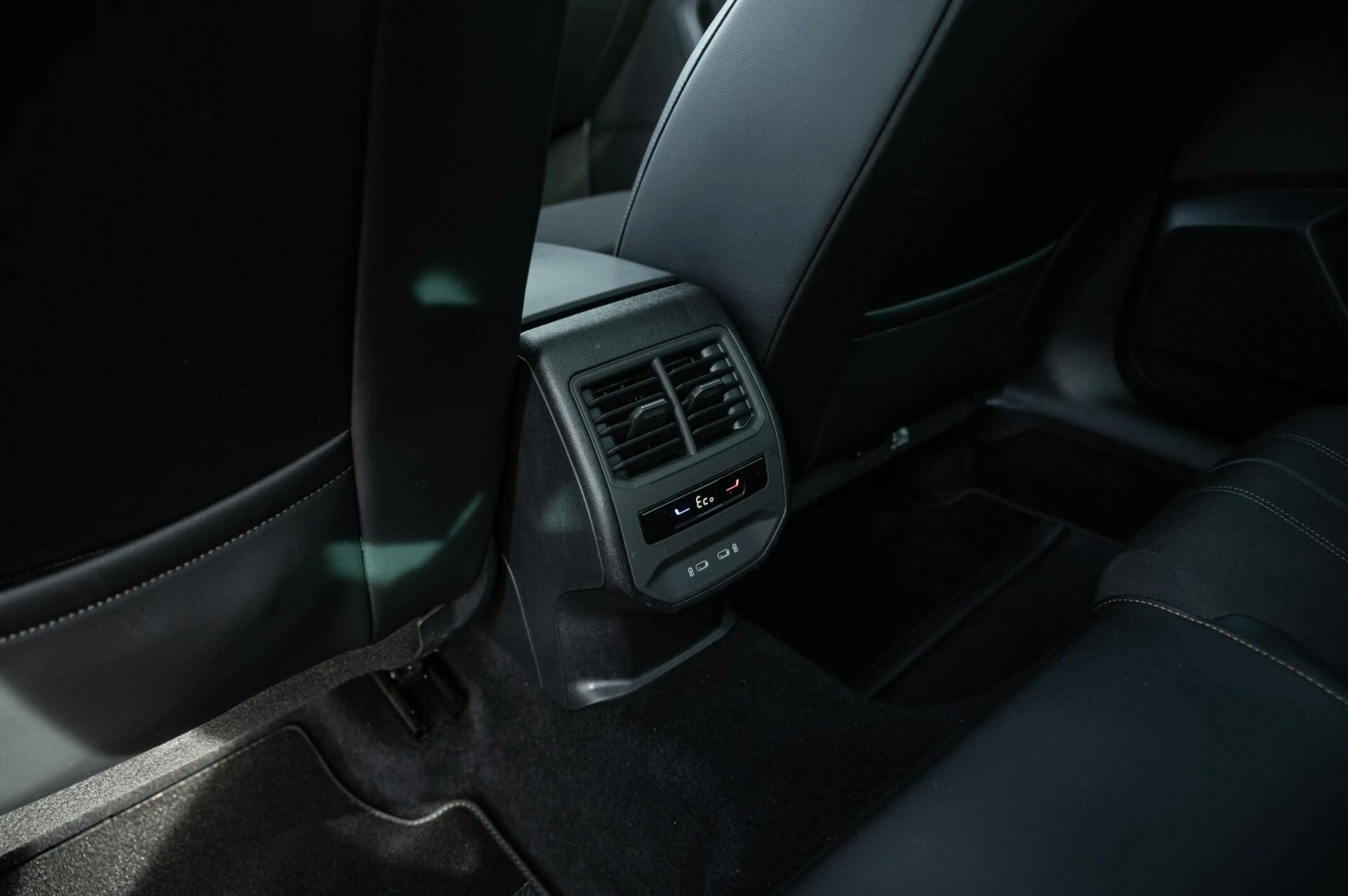 CUPRA Leon Sportstourer 1.4 e-Hybrid VZ 245PK PANO CAMERA ACC — photo 26