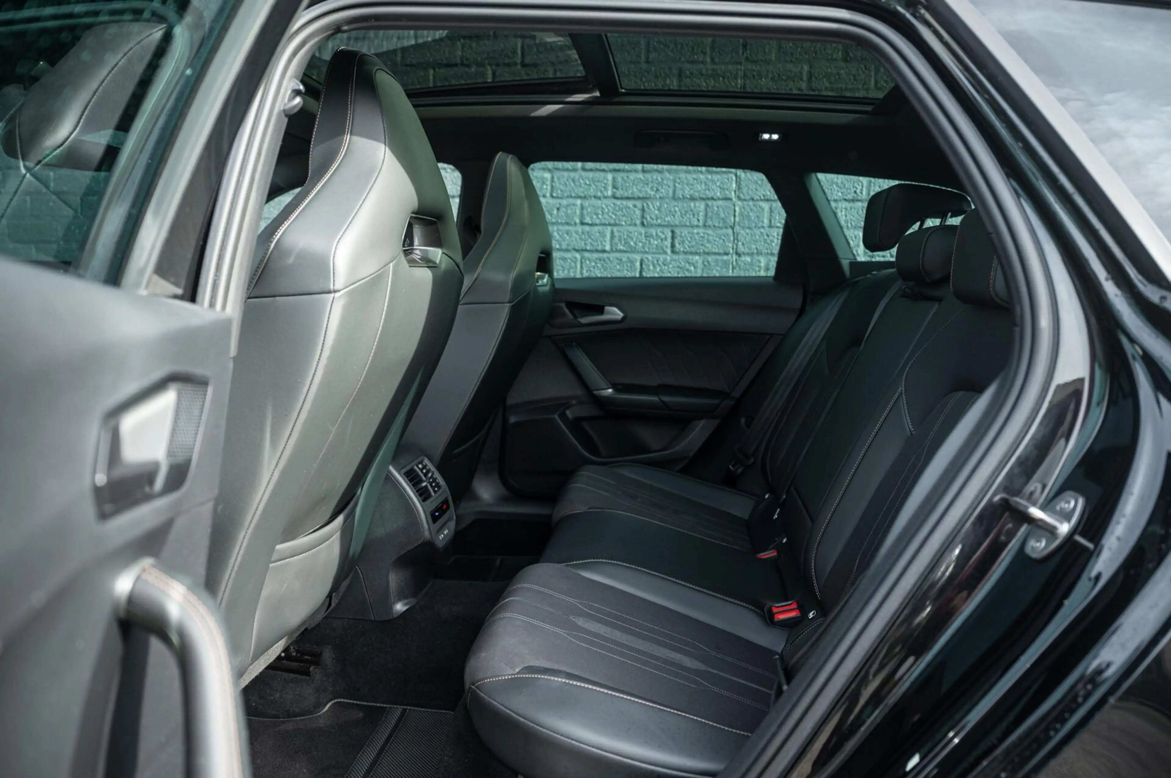 CUPRA Leon Sportstourer 1.4 e-Hybrid VZ 245PK PANO CAMERA ACC — photo 14
