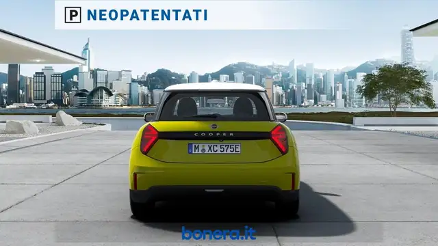 Mini Hatch view 3
