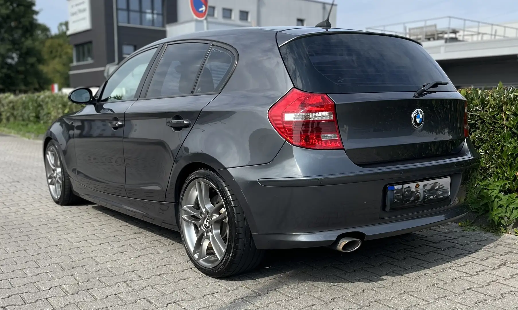 BMW 123 D Lim. | Xenon | Tempomat | TÜV 09/27 Grau - 2