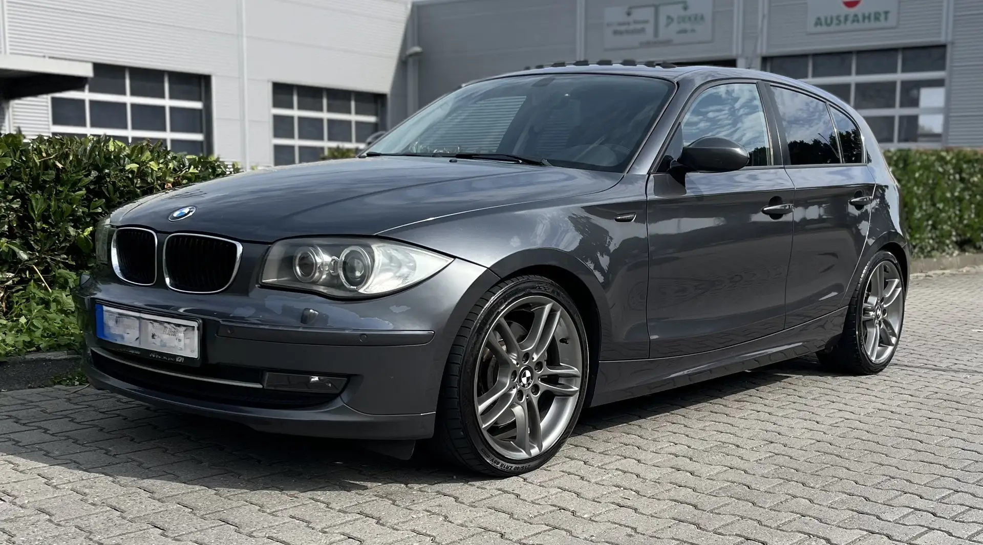 BMW 123 D Lim. | Xenon | Tempomat | TÜV 09/27 Grau - 1