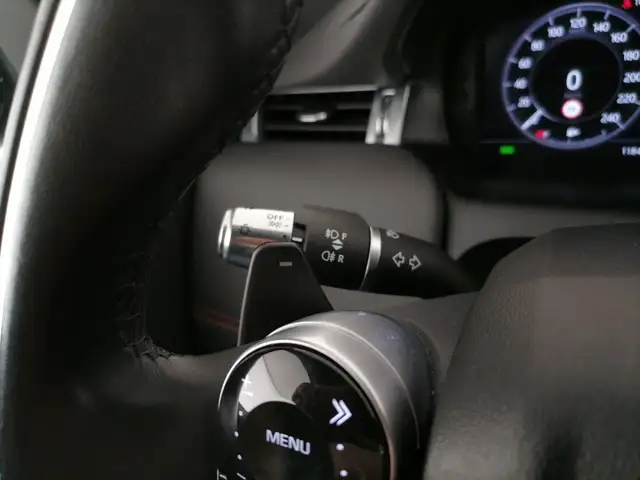Land Rover Discovery Sport view 28