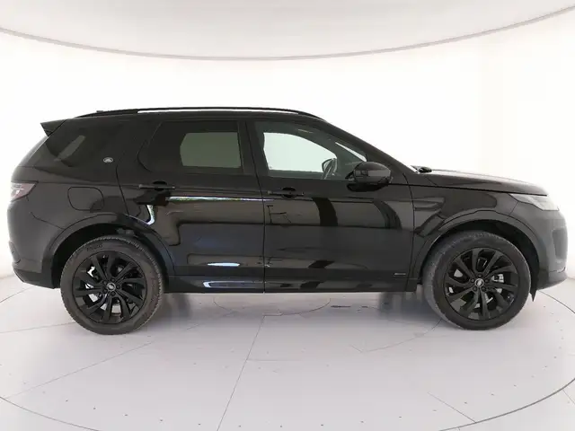Land Rover Discovery Sport view 6