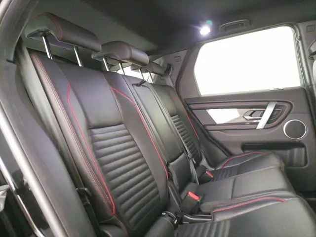 Land Rover Discovery Sport view 4