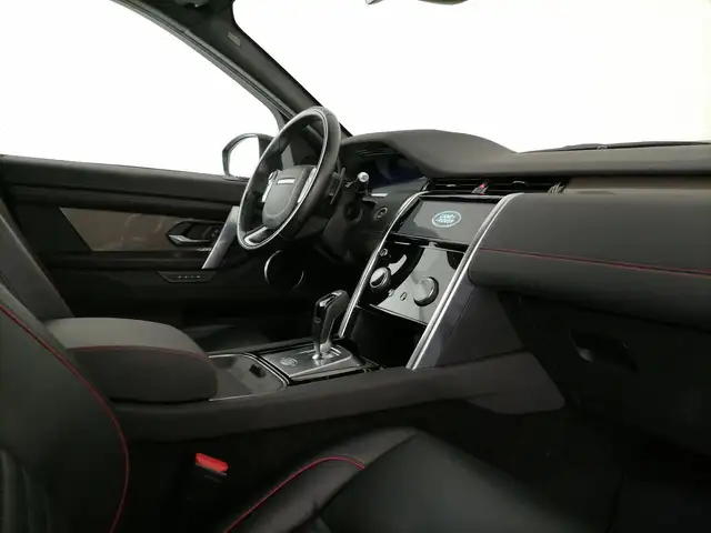 Land Rover Discovery Sport view 10
