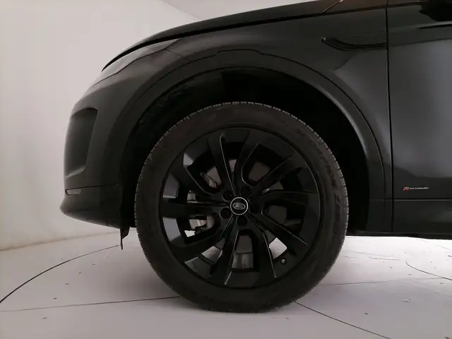 Land Rover Discovery Sport view 9