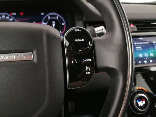 Land Rover Discovery Sport view 27