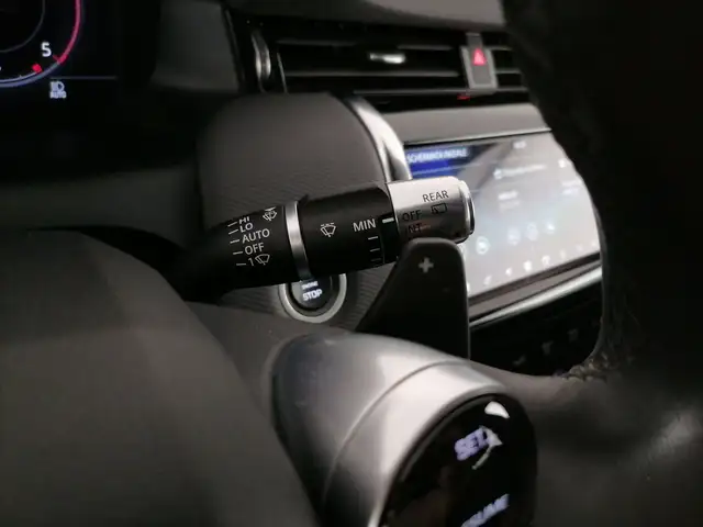 Land Rover Discovery Sport view 29