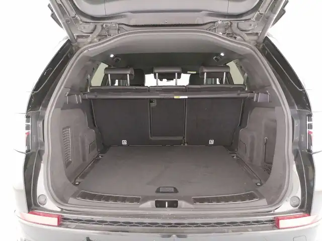 Land Rover Discovery Sport view 11
