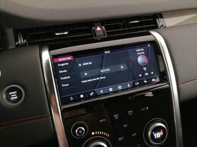 Land Rover Discovery Sport view 19