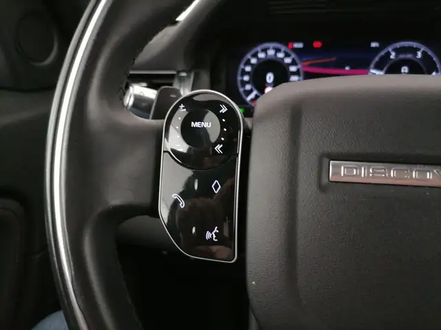 Land Rover Discovery Sport view 26