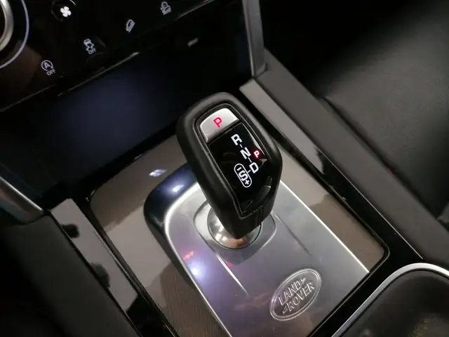Land Rover Discovery Sport view 15
