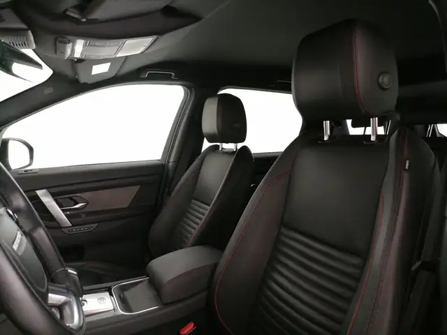 Land Rover Discovery Sport view 14