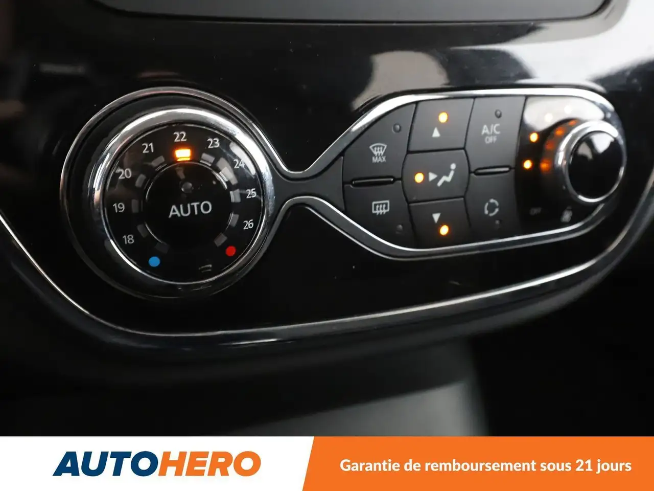 Renault Captur — photo 24