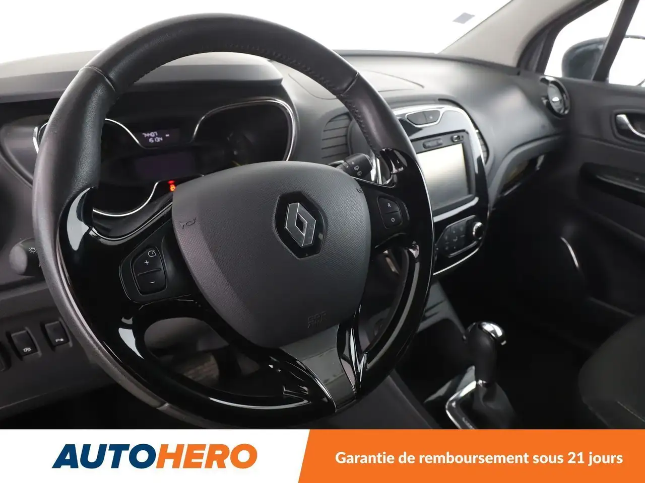 Renault Captur — photo 11