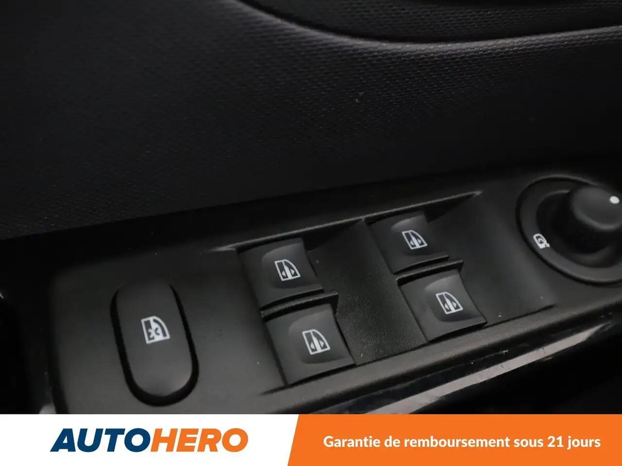Renault Captur — photo 28