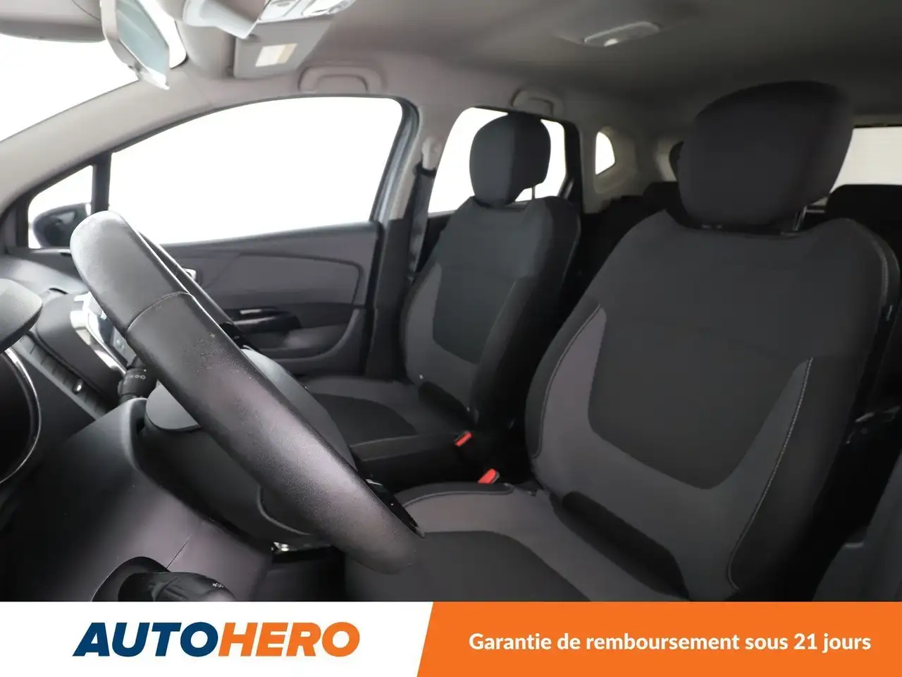 Renault Captur — photo 10