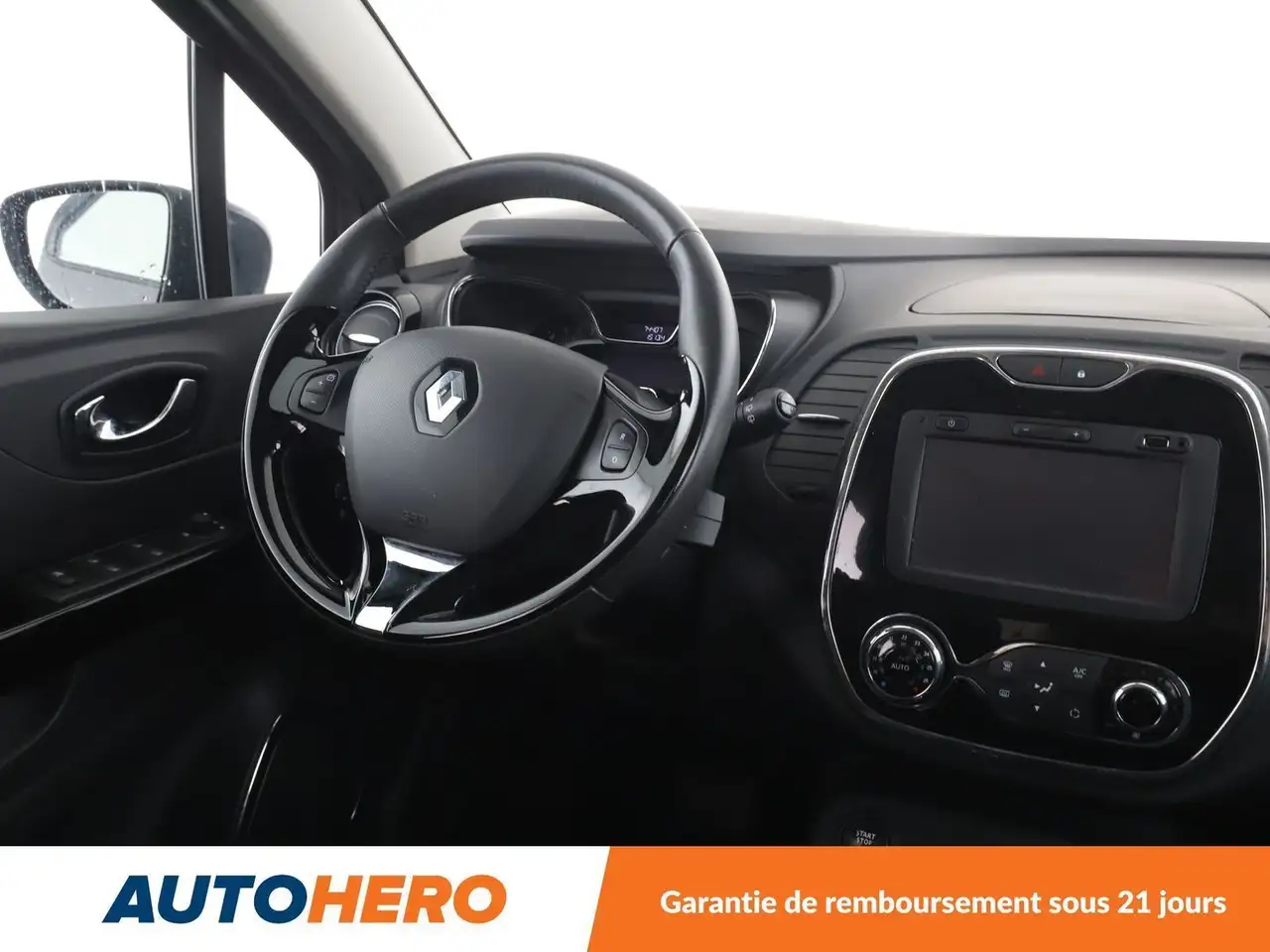 Renault Captur — photo 13