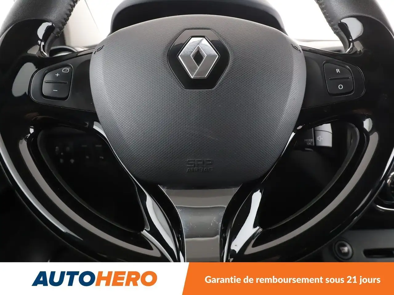 Renault Captur — photo 19