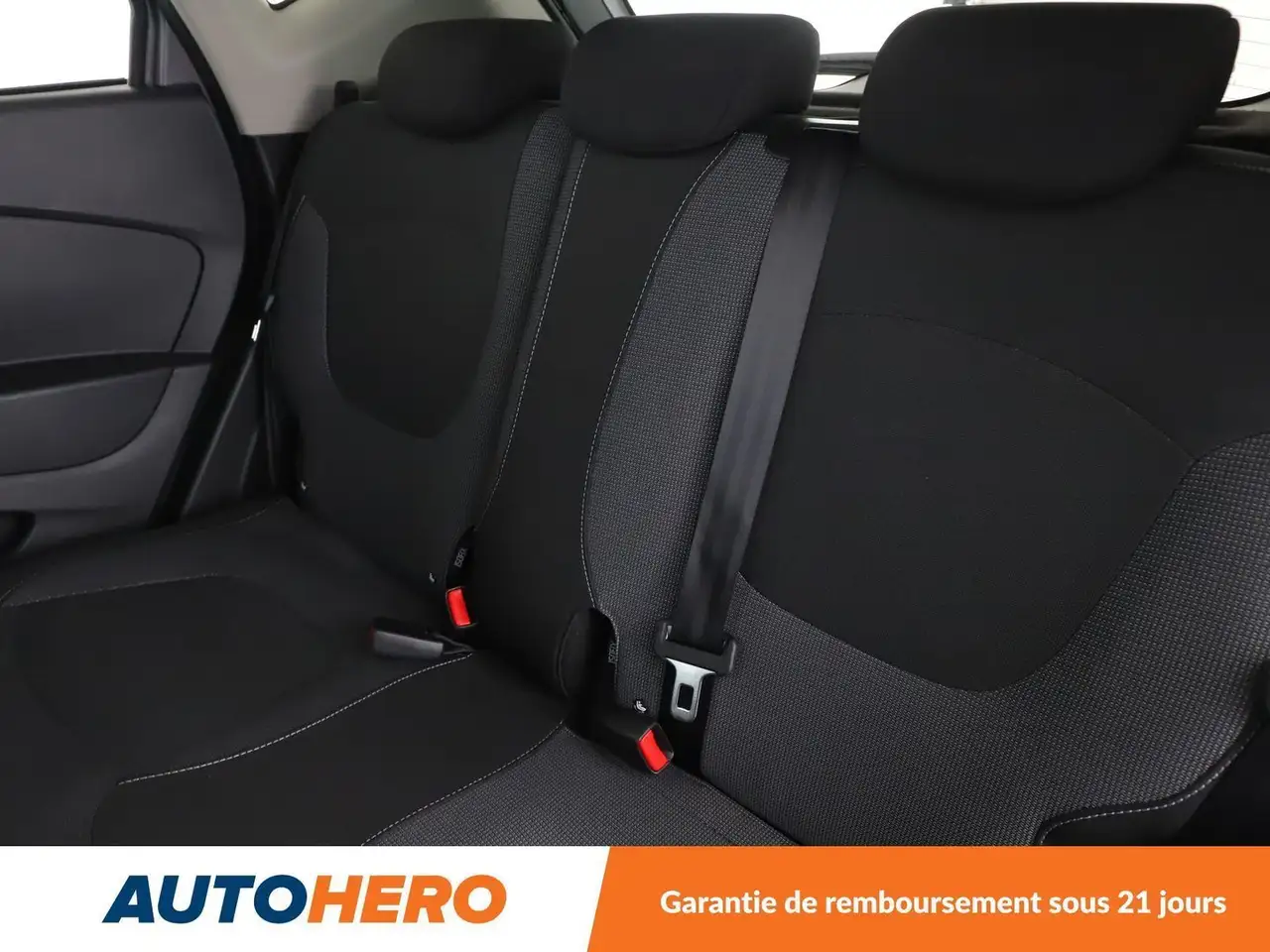 Renault Captur — photo 14
