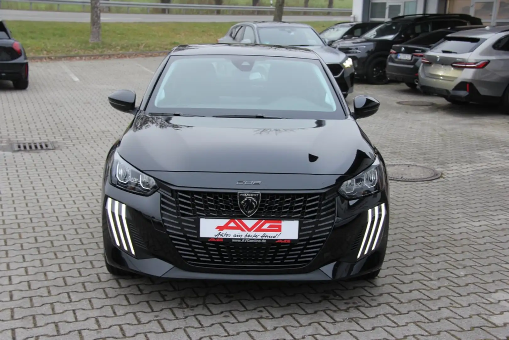 Peugeot 208 Elektro 136PS Style LED SmartLink Tempomat 11KW Schwarz - 1