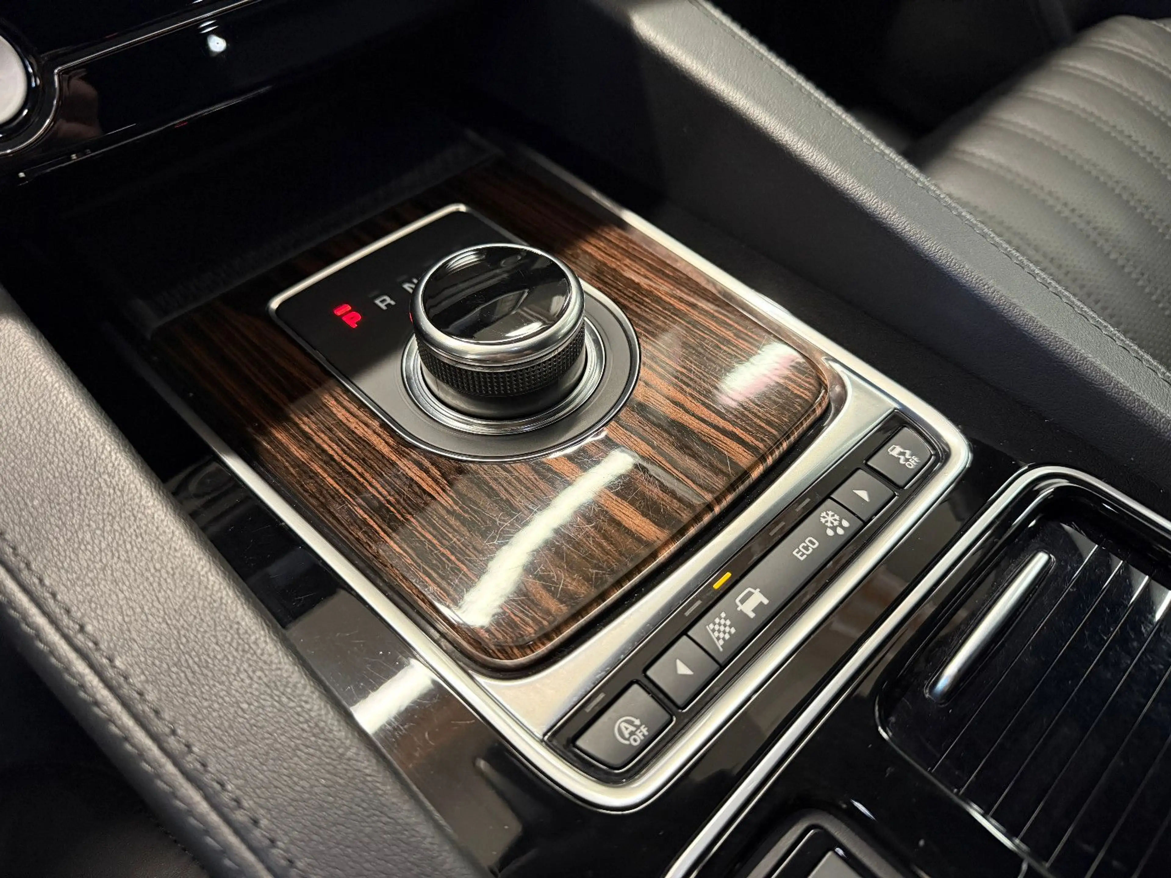 Jaguar F-Pace F-PACE 5 J. Garantie NAVI LHZ 4XSHZ KAM BI-XENON — photo 9