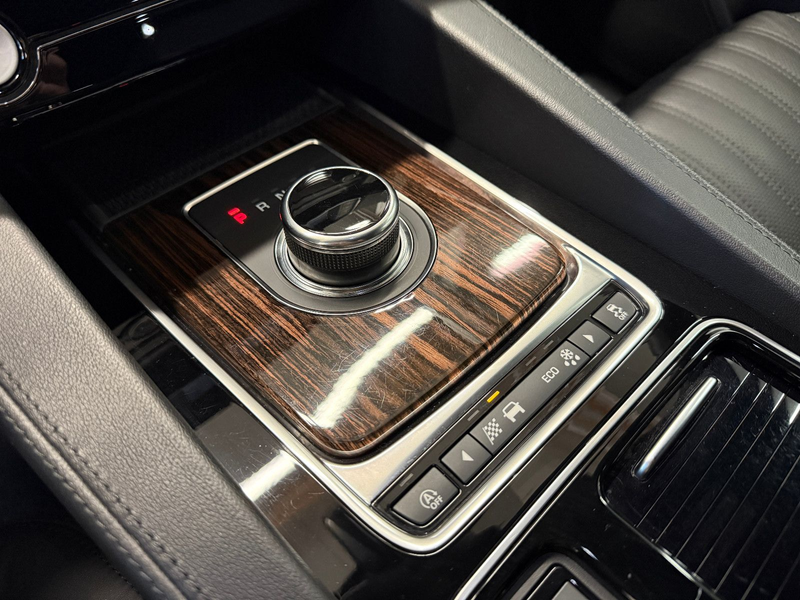 Jaguar F-Pace F-PACE 5 J. Garantie NAVI LHZ 4XSHZ KAM BI-XENON — photo 9