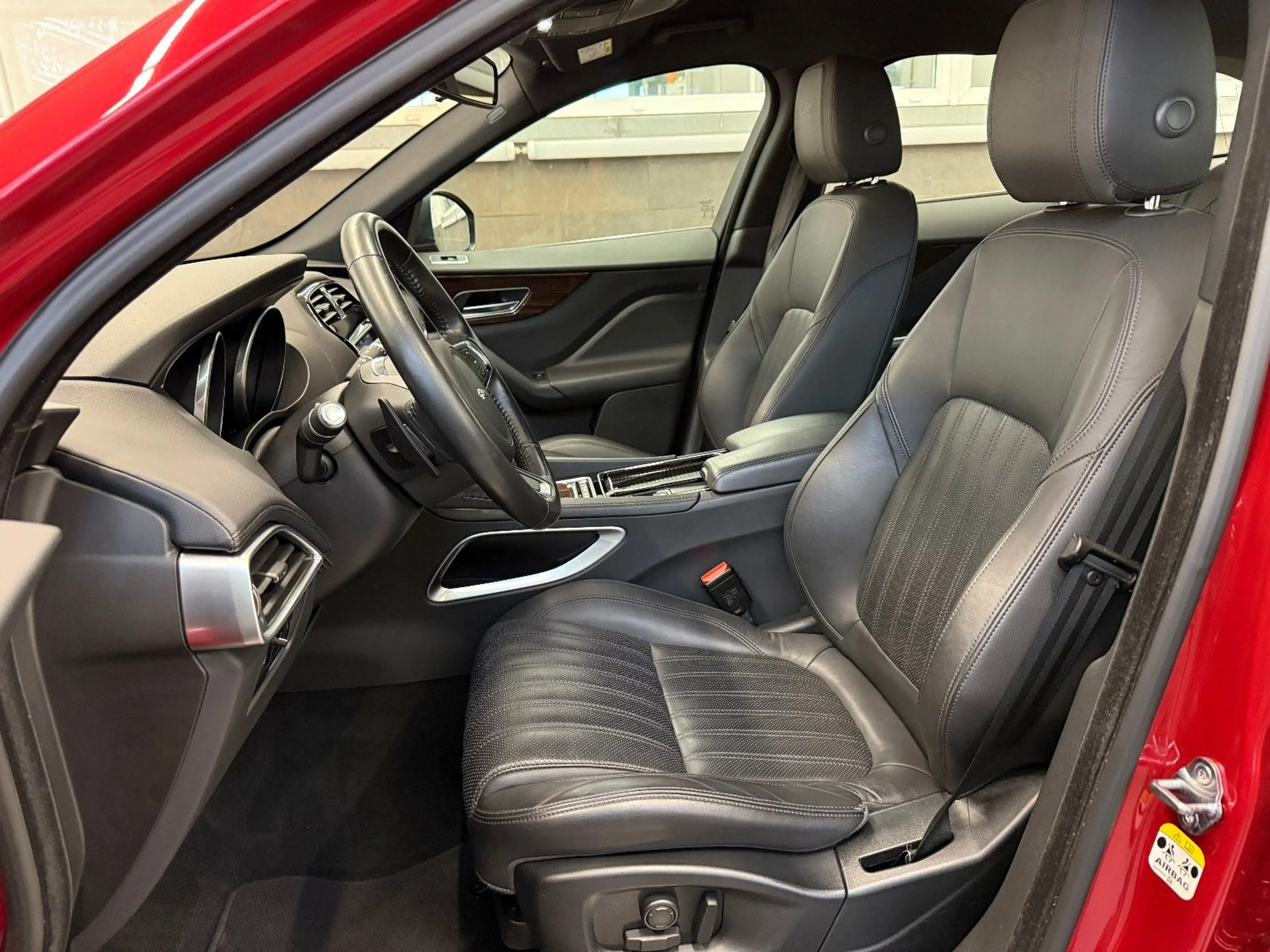 Jaguar F-Pace F-PACE 5 J. Garantie NAVI LHZ 4XSHZ KAM BI-XENON — photo 2