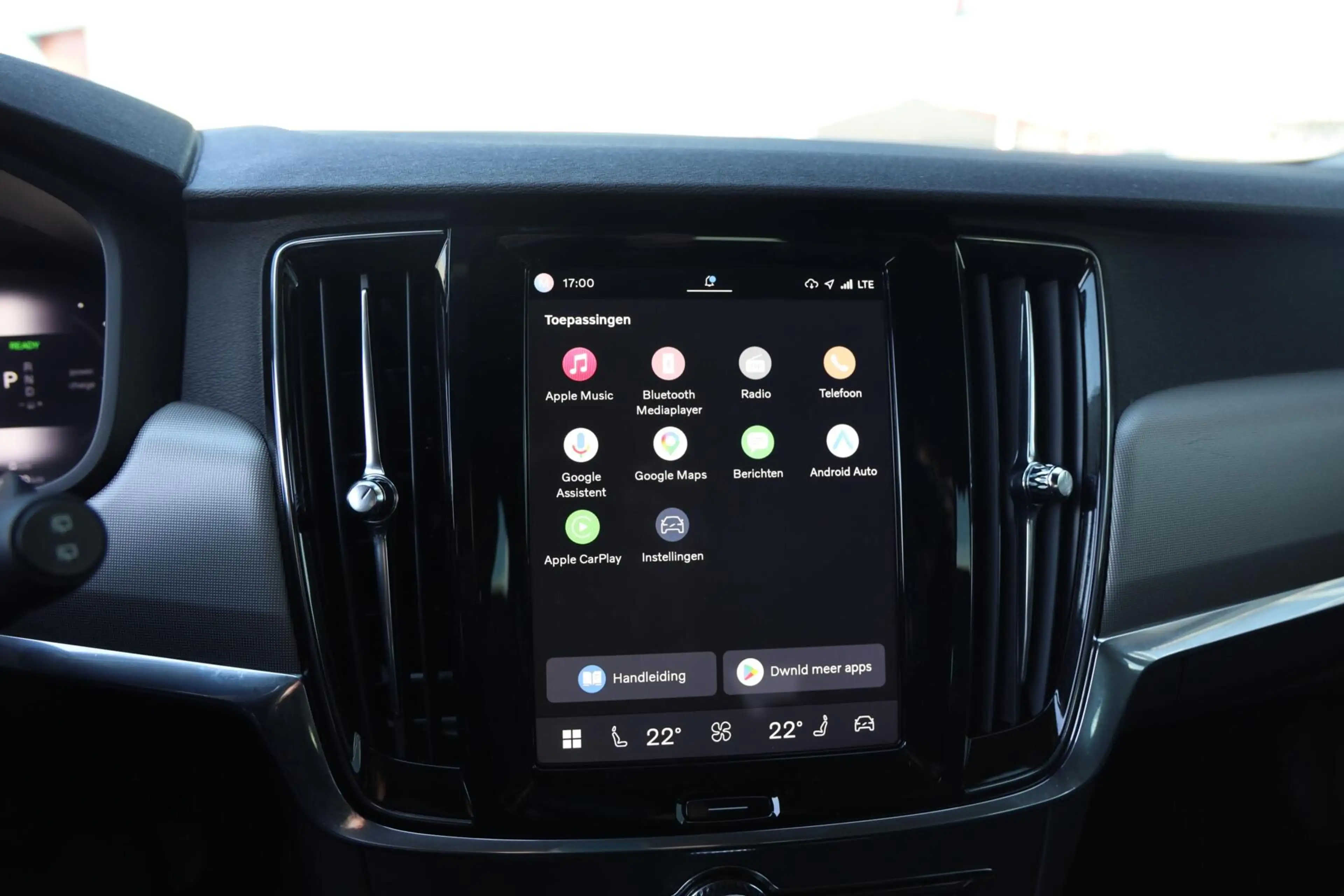 Volvo V90 2.0 T6 Plug-in hybrid AWD Essential Bright|Apple c — photo 9