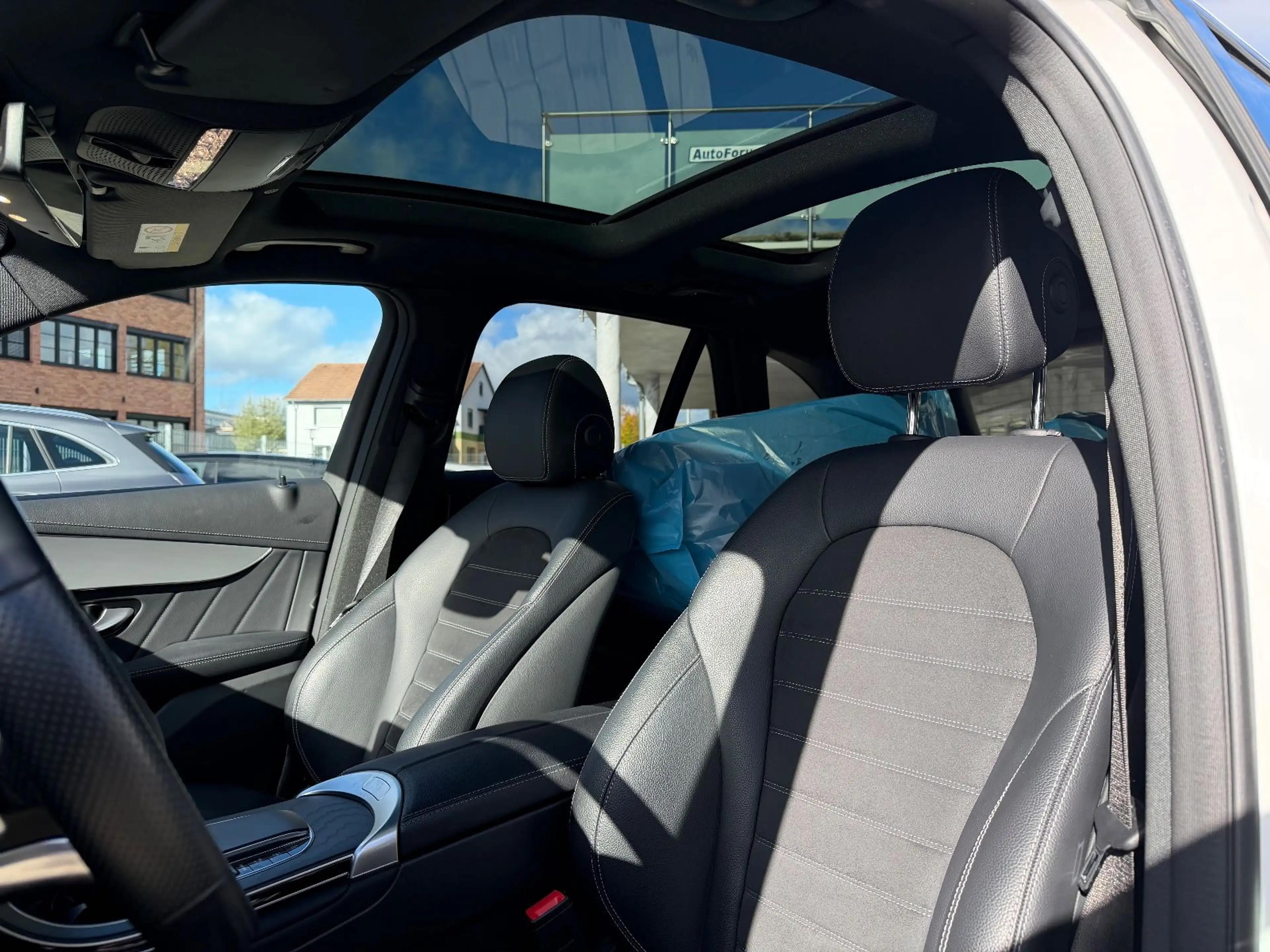 Mercedes-Benz GLC 220 d 4Matic*AMG*MBUX*Night*AHK*Ambi — photo 12