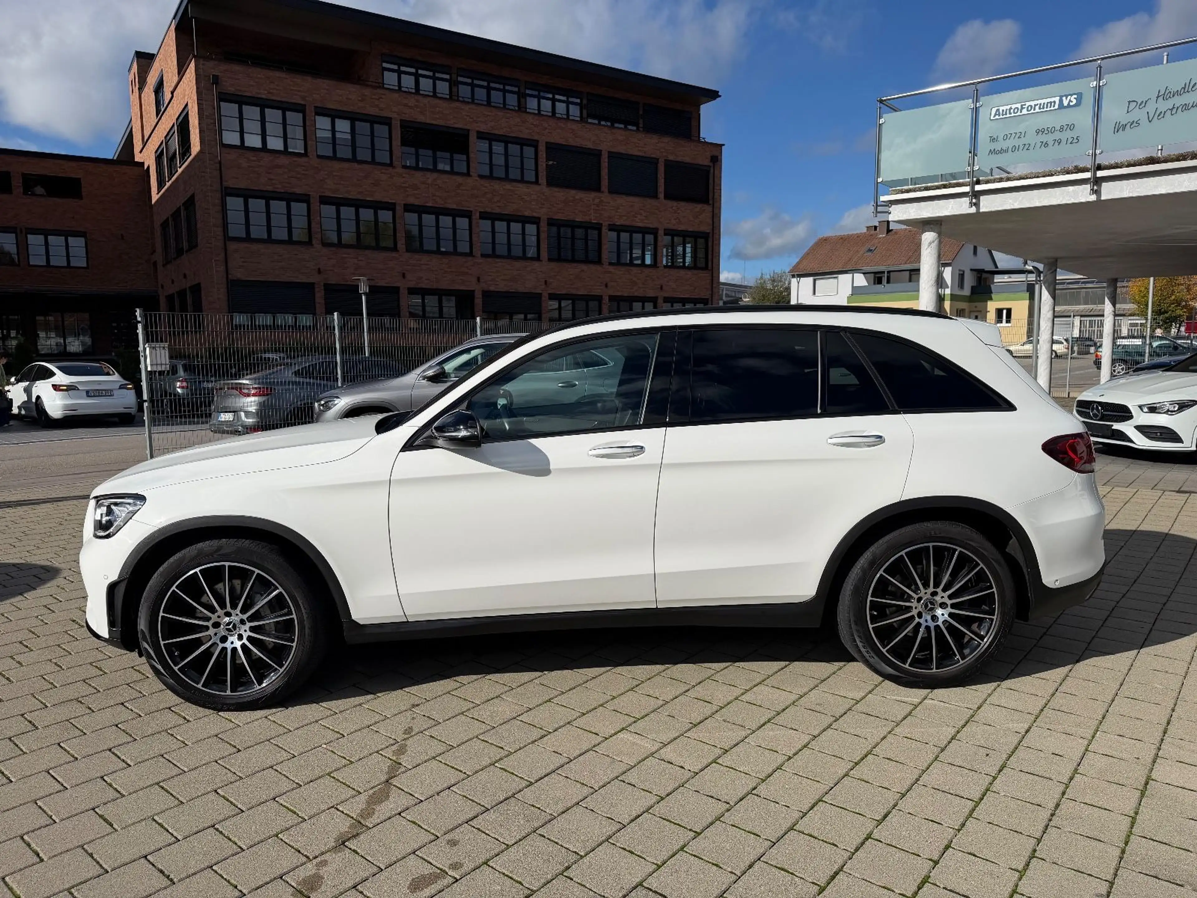 Mercedes-Benz GLC 220 d 4Matic*AMG*MBUX*Night*AHK*Ambi — photo 4