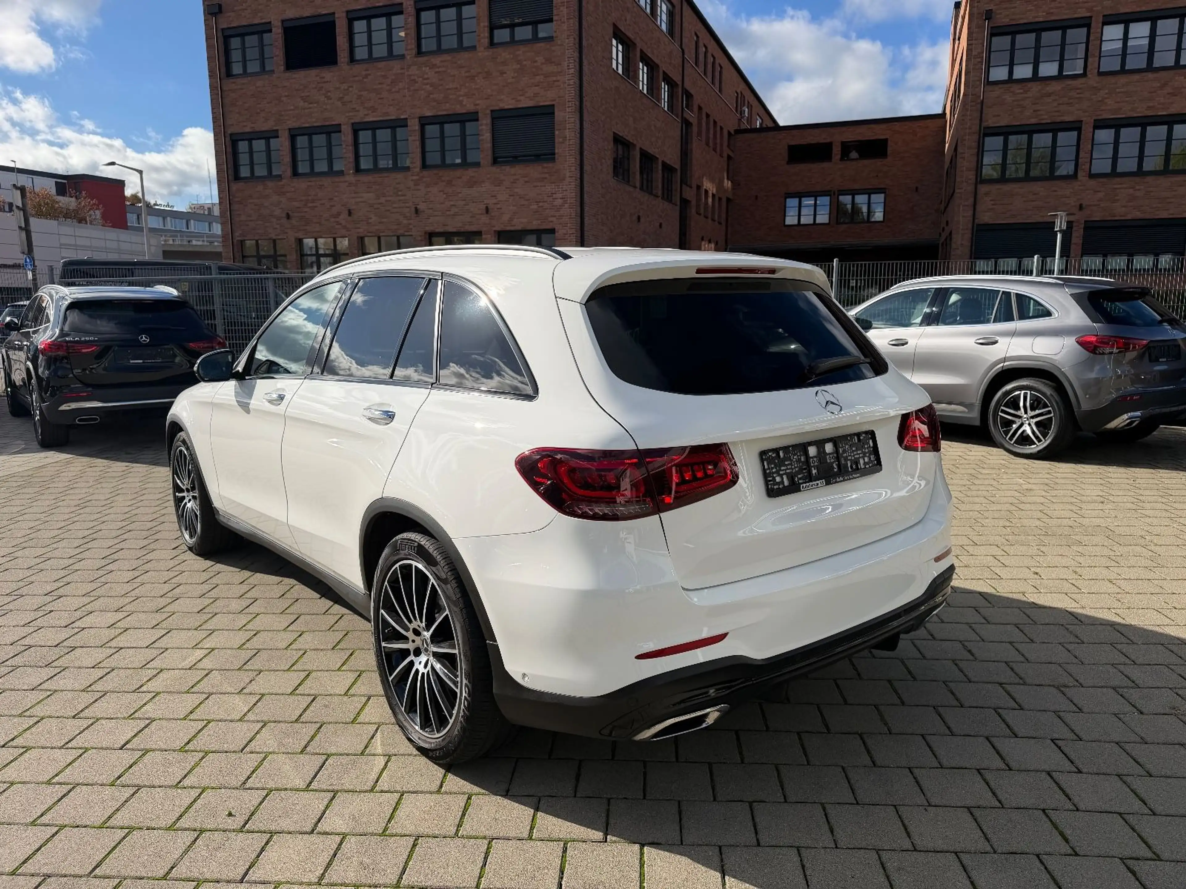 Mercedes-Benz GLC 220 d 4Matic*AMG*MBUX*Night*AHK*Ambi — photo 8