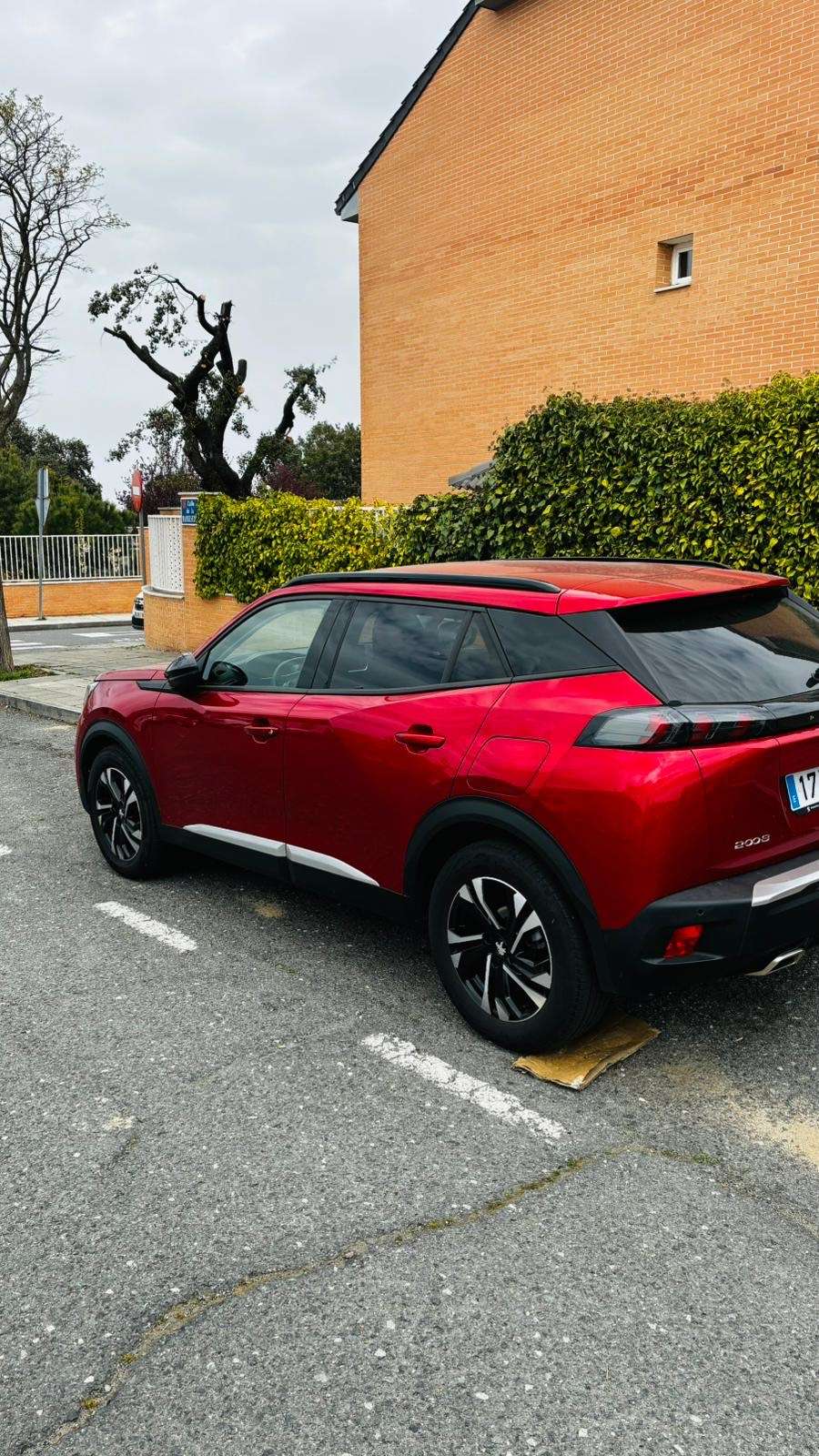 Peugeot 2008 1.2 PureTech S&S Allure Pack EAT8 130 - foto 1