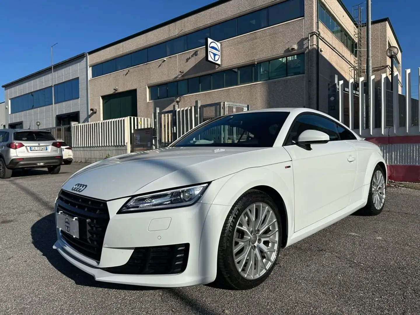 Audi TT Coupé 2.0 TDI quattro S tronic S line Bianco - 1