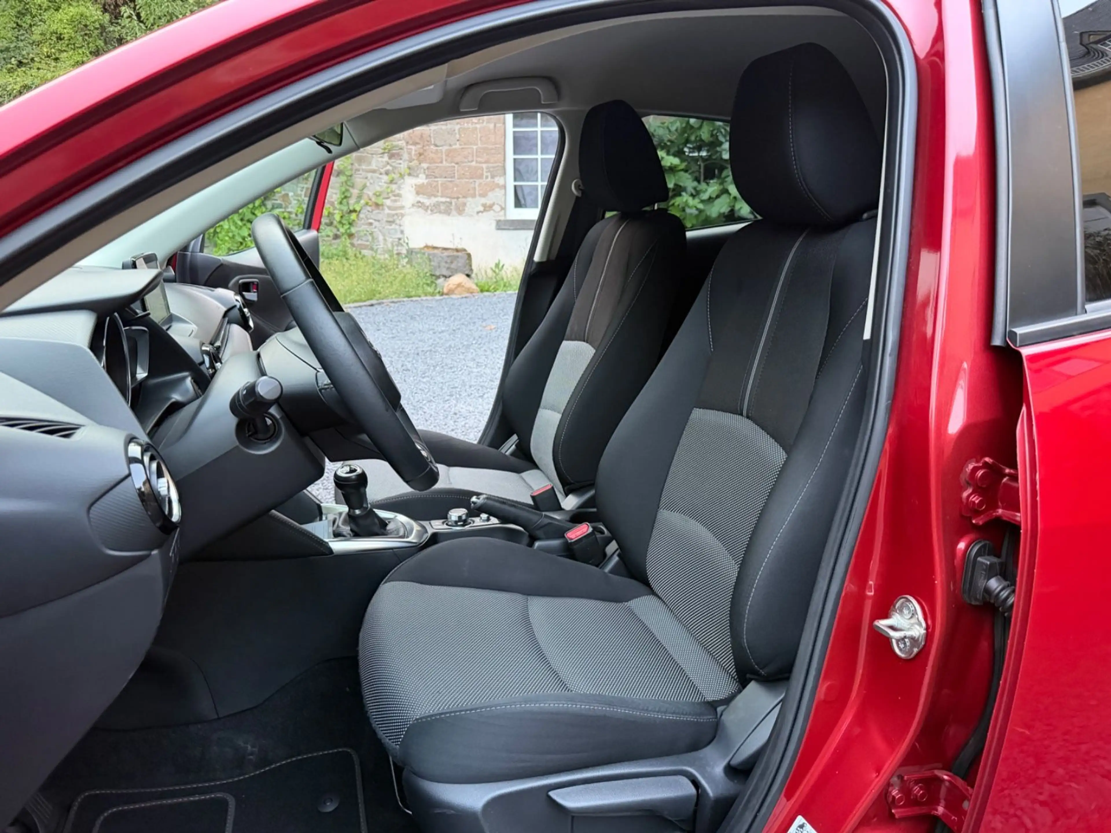 Mazda 2 Sports-Line Reifen|Service|HU NEU LED Garantie — photo 15