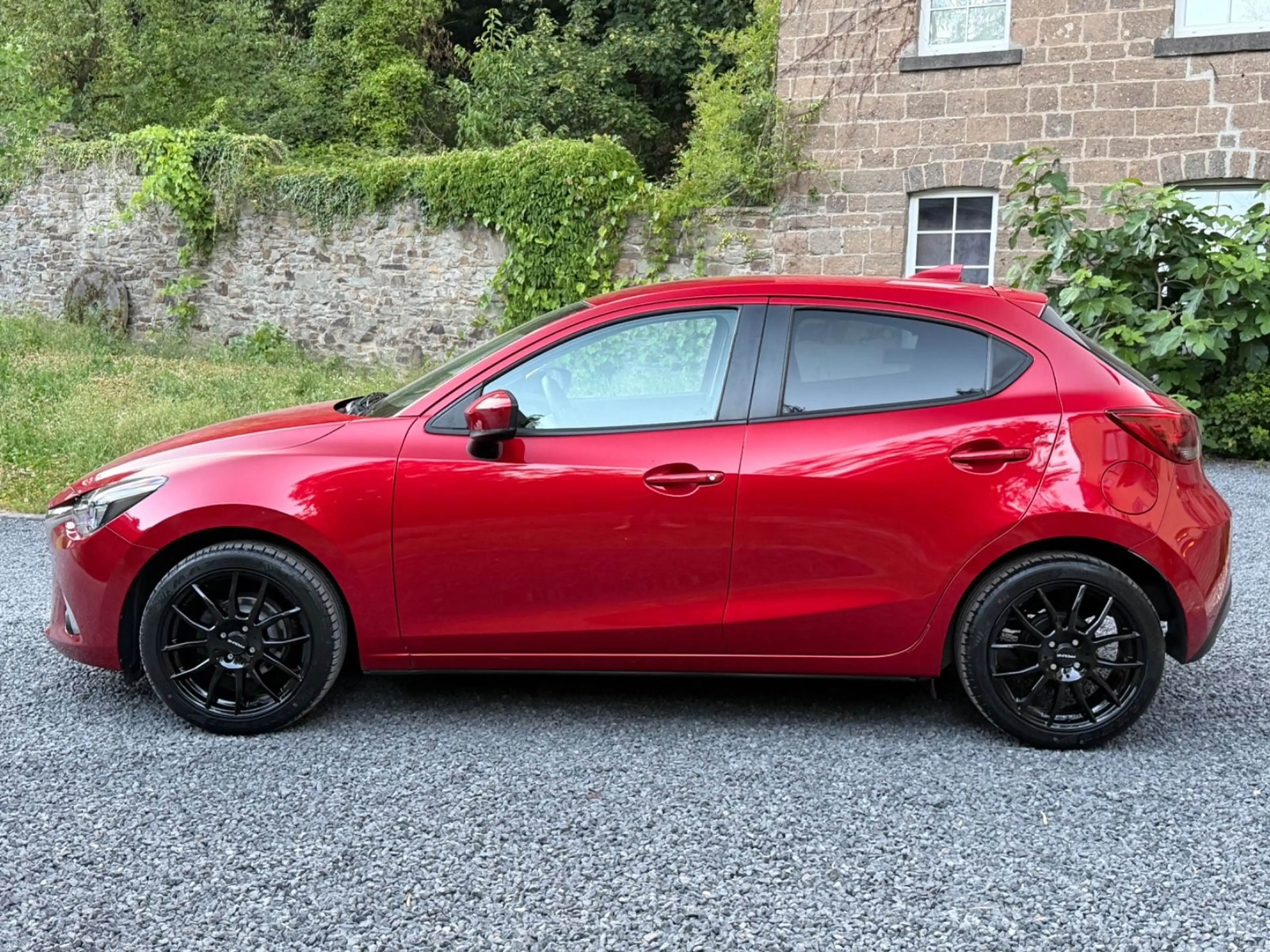 Mazda 2 Sports-Line Reifen|Service|HU NEU LED Garantie — photo 3