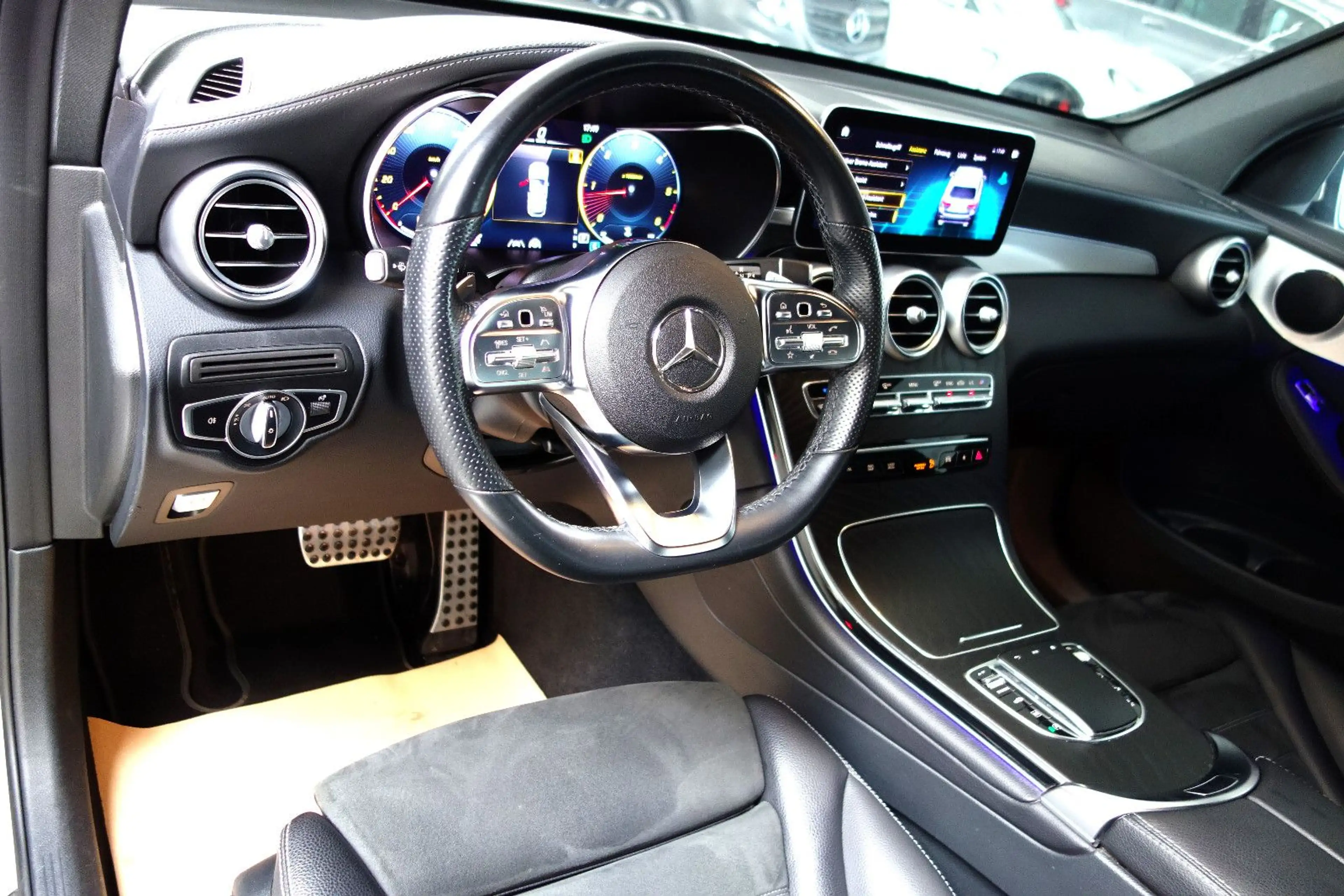 Mercedes-Benz GLC 220 d AMG Line Leder/MBUX/Distr/Luft/Wide/19 — photo 10