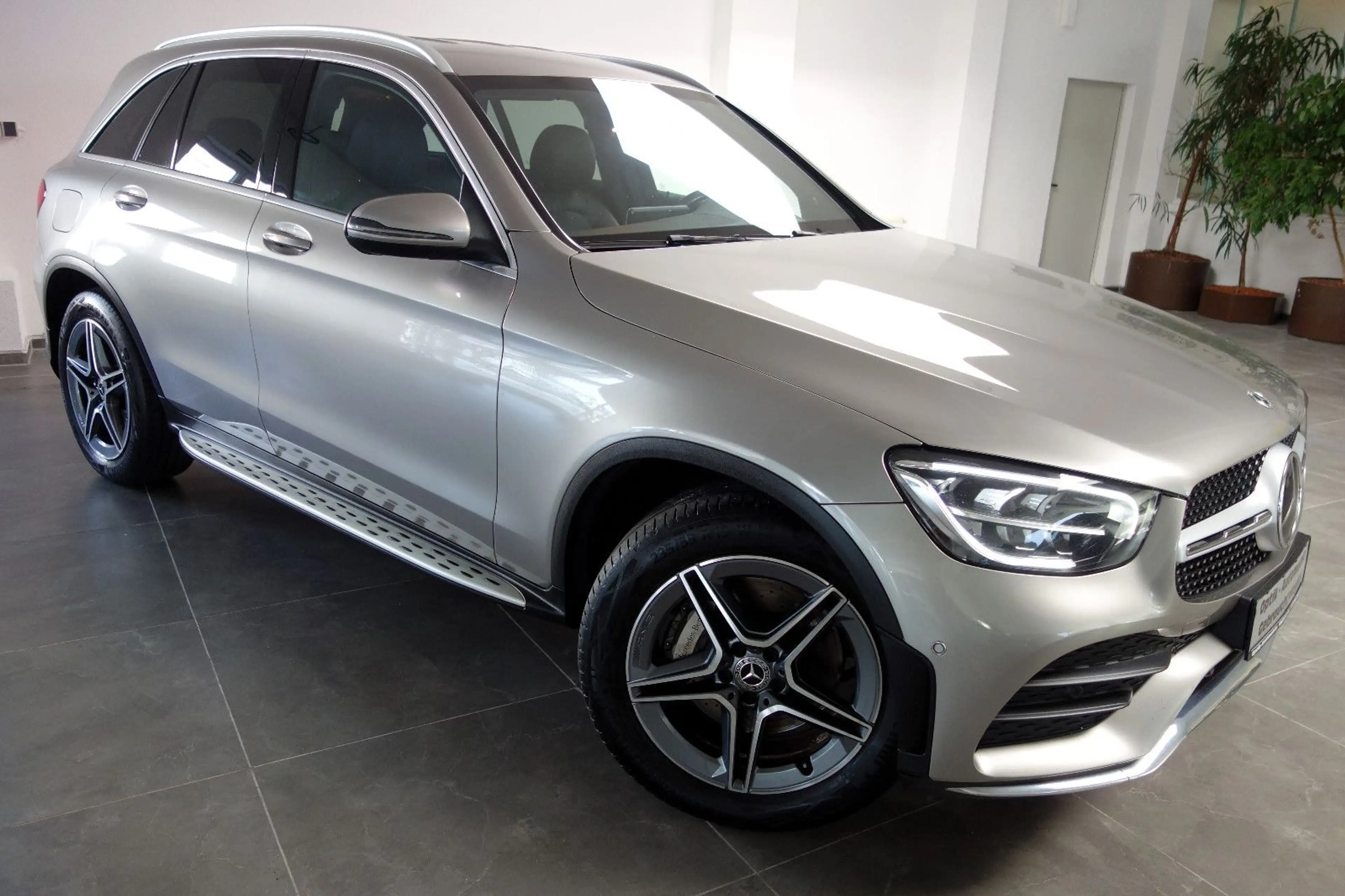Mercedes-Benz GLC 220 d AMG Line Leder/MBUX/Distr/Luft/Wide/19 — photo 2