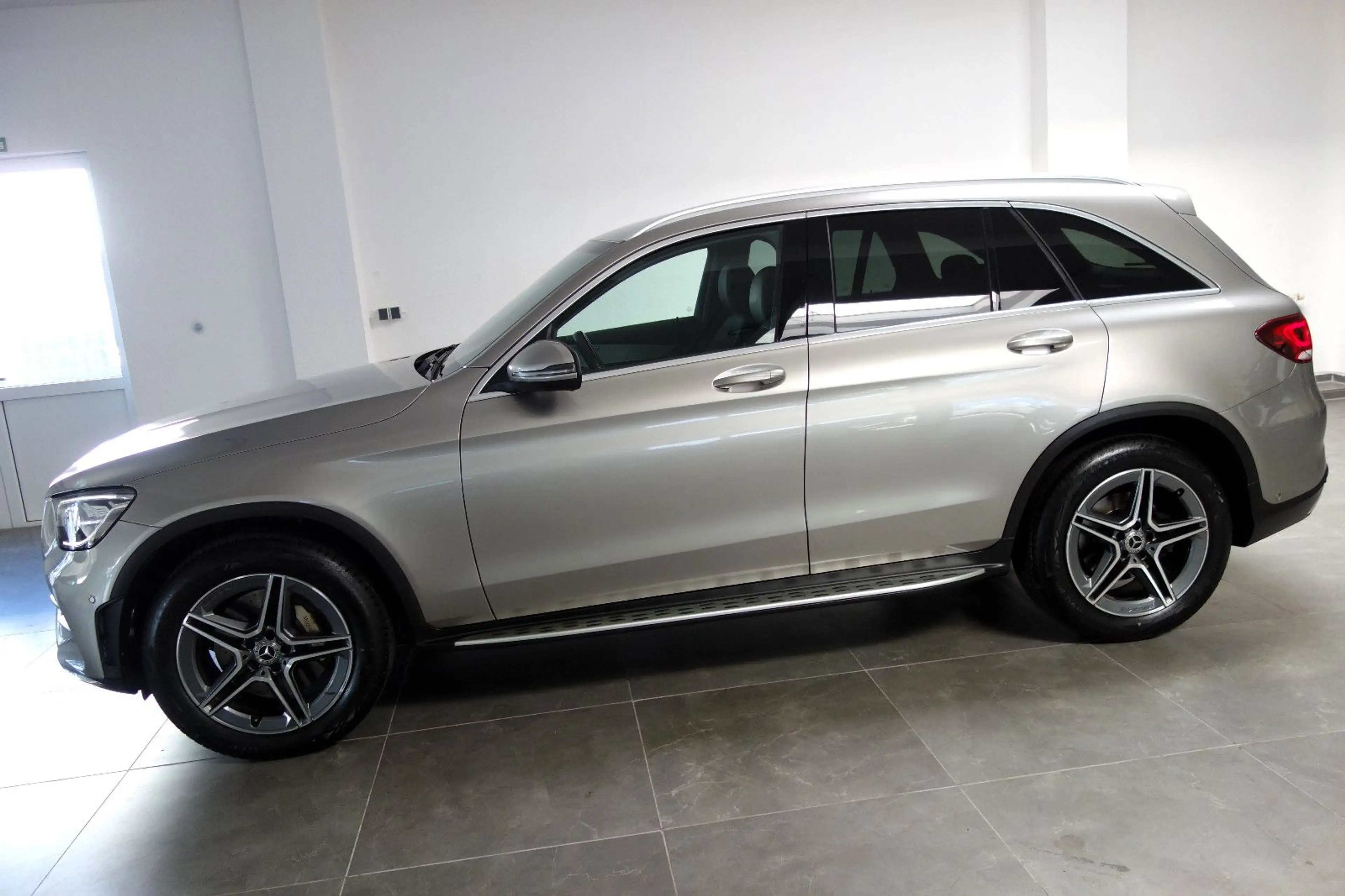 Mercedes-Benz GLC 220 d AMG Line Leder/MBUX/Distr/Luft/Wide/19 — photo 5