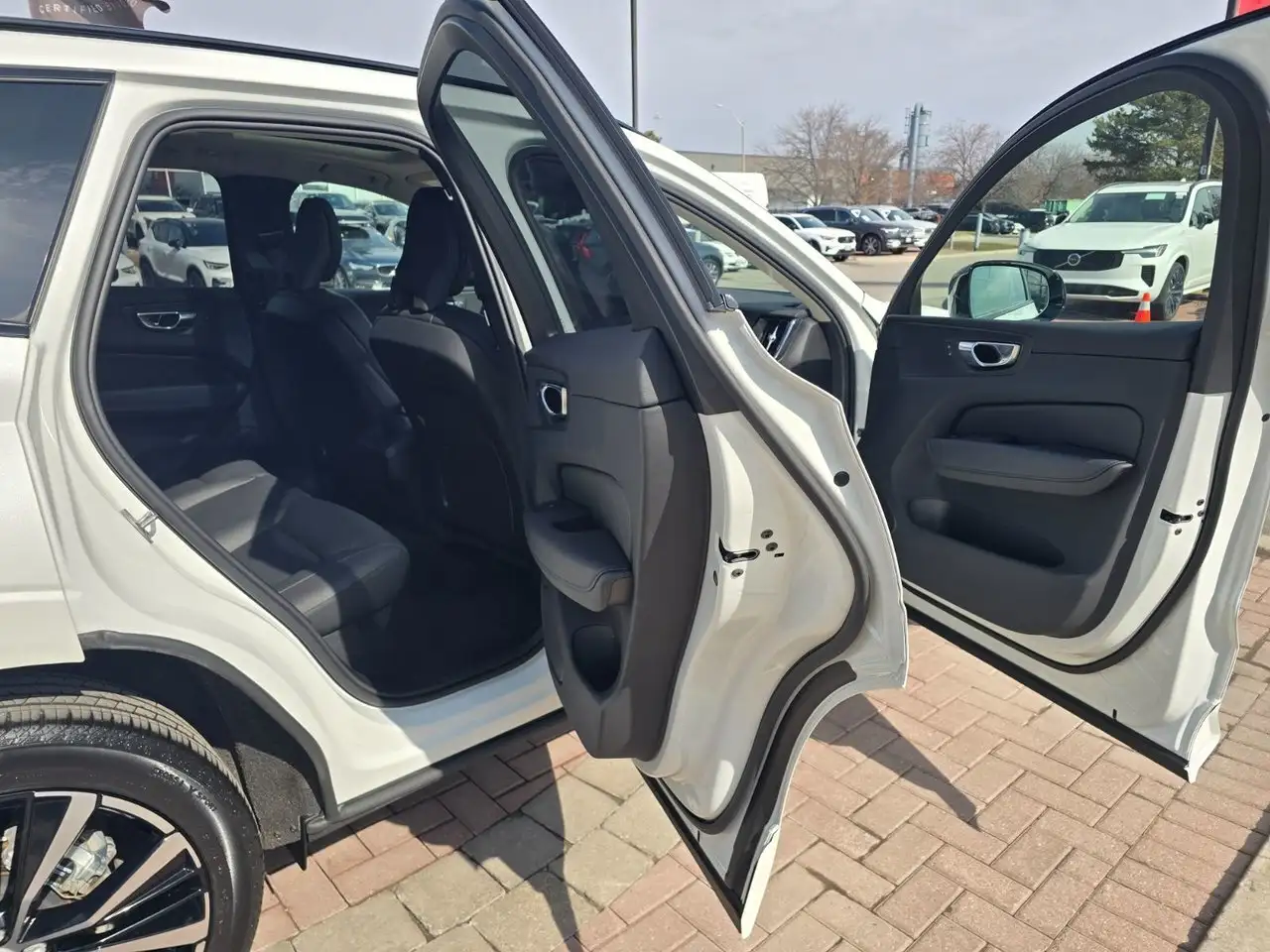 Volvo XC60 снимка Volvo XC60
