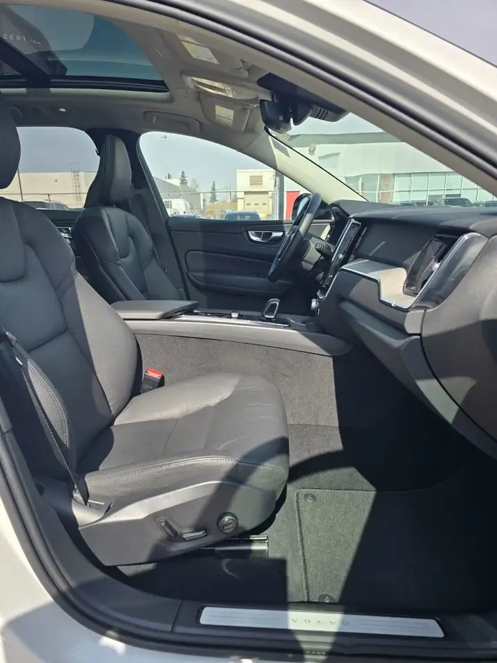 Volvo XC60 снимка Volvo XC60