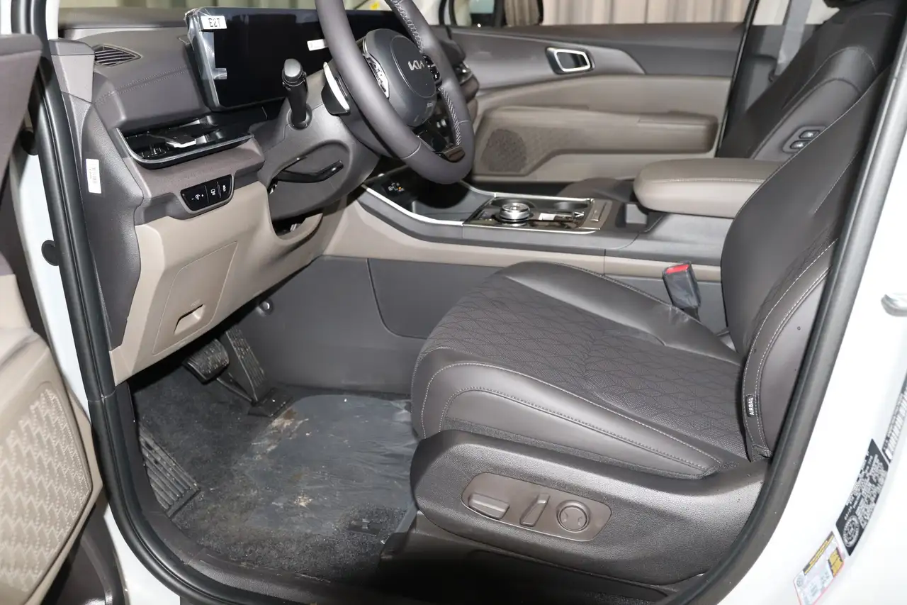 Kia Carnival photo Kia Carnival