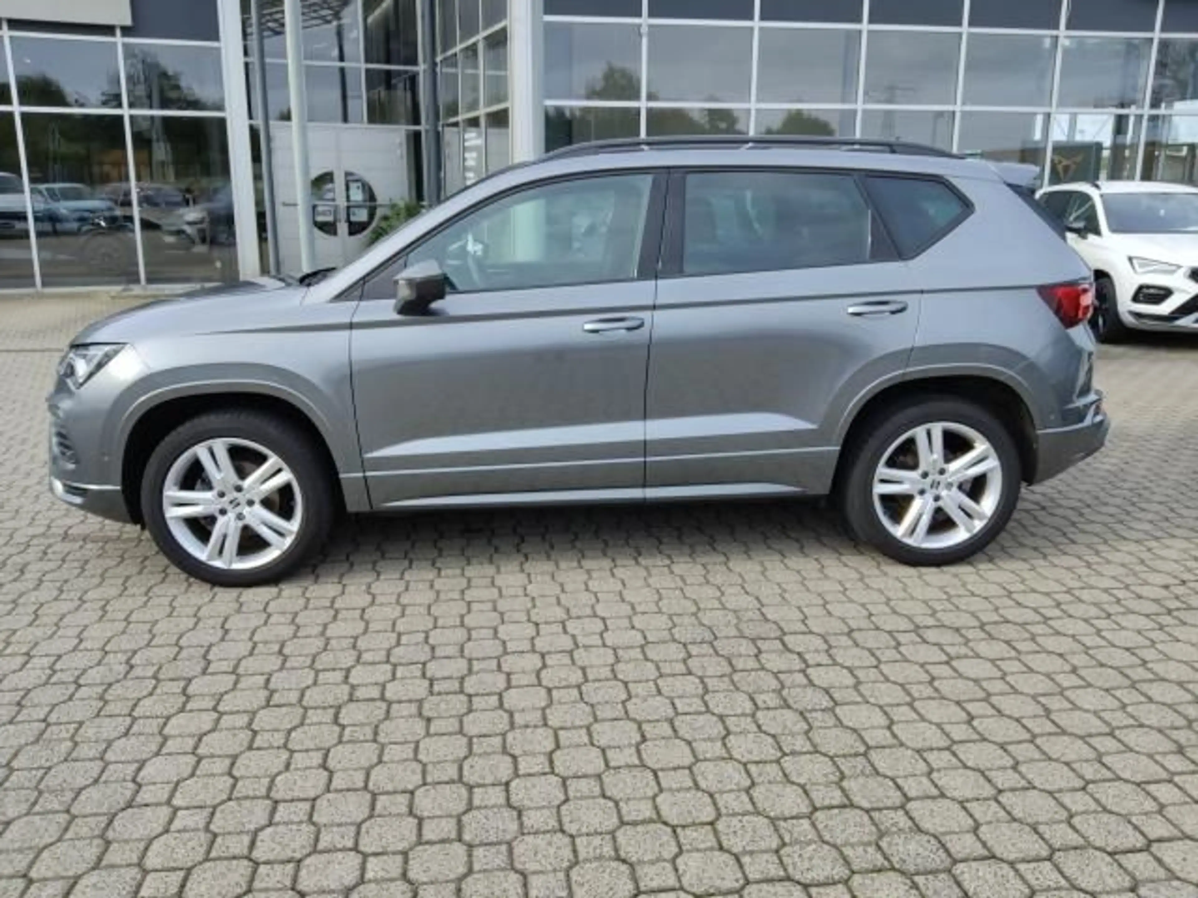 SEAT Ateca ATECA FR 1.5 TSI ACT DSG NAVI SITZH. FS-BEHEIZT — photo 2