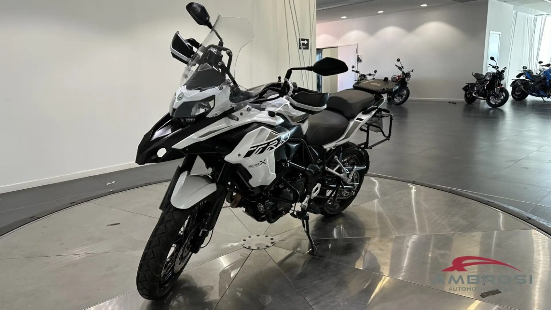 Benelli TRK 502 502X Bianco - 1