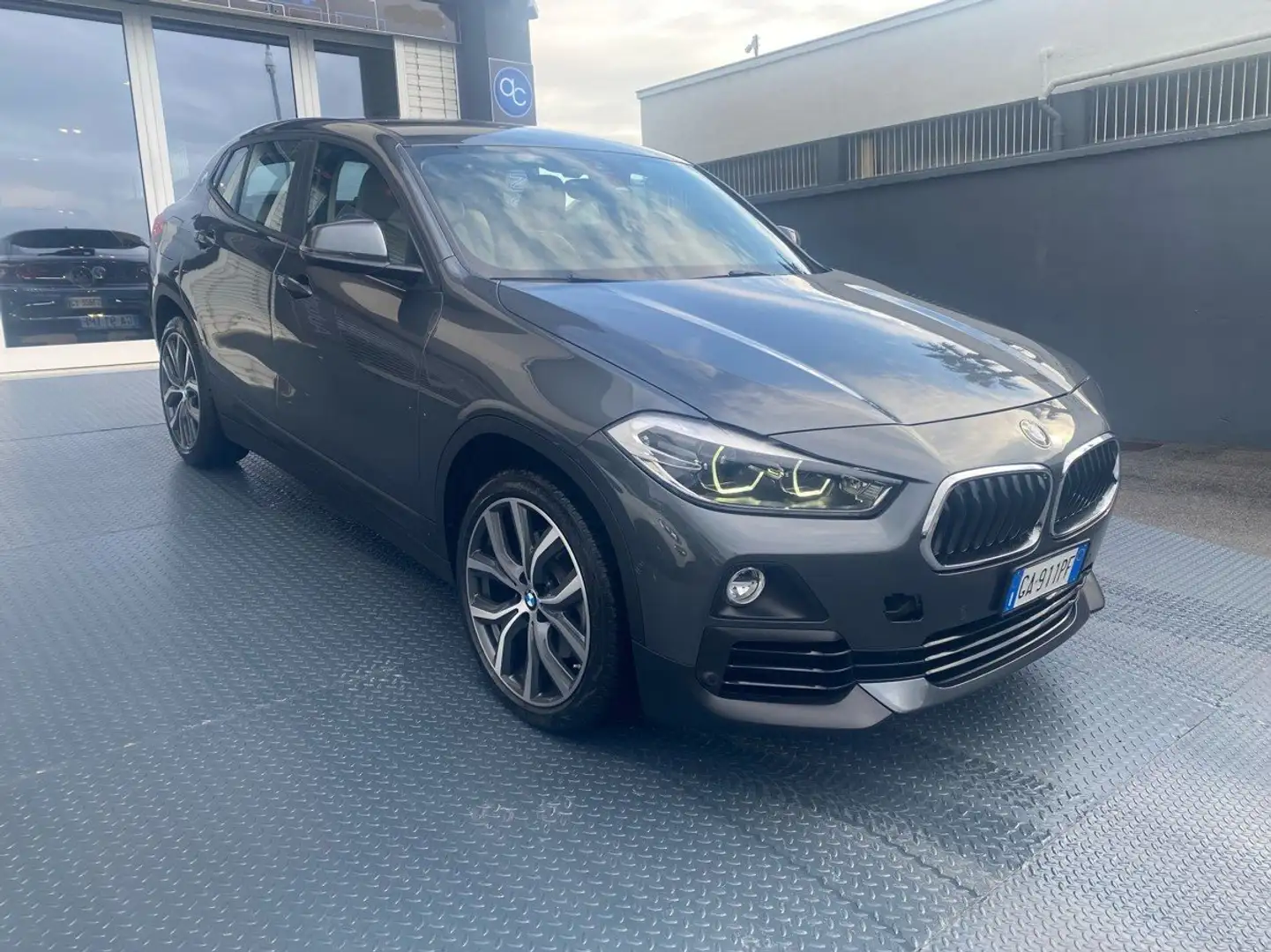 BMW X2 X2 xdrive20d Business X auto Gri - 2