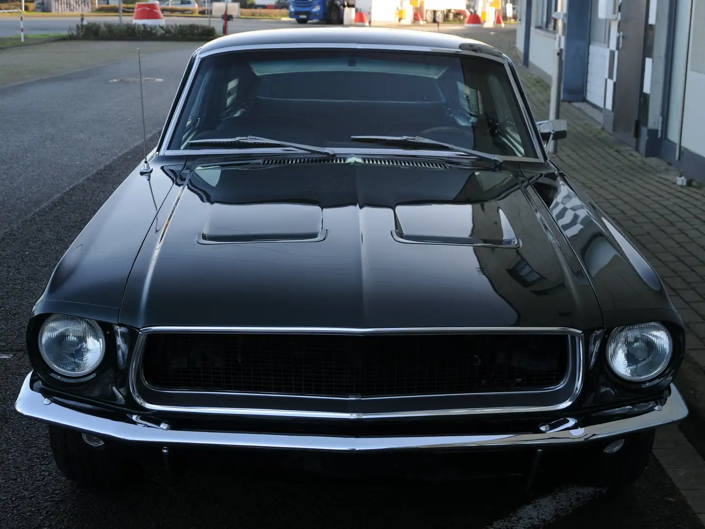 Ford Mustang GT390 Fastback V8 6.4 325ch Bullitt Vert - 2