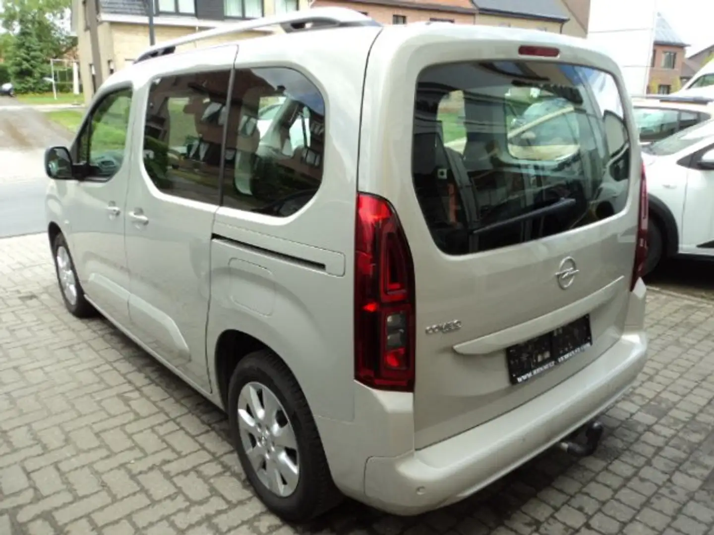 Opel Combo Life 1.2 T L1H1 Edition S/S (EU6.3) Grijs - 2