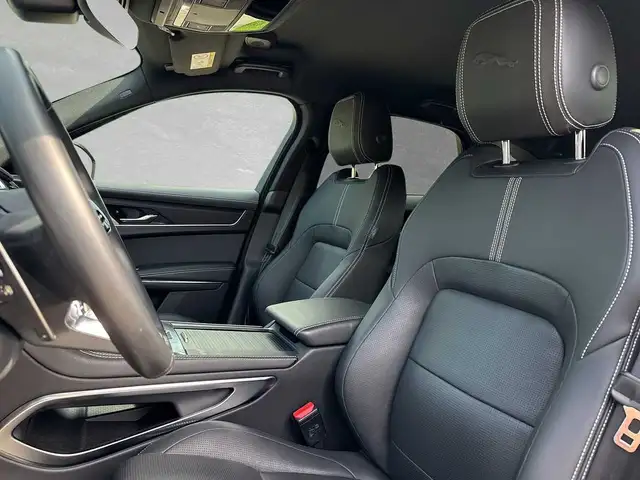 Jaguar F-Pace view 10