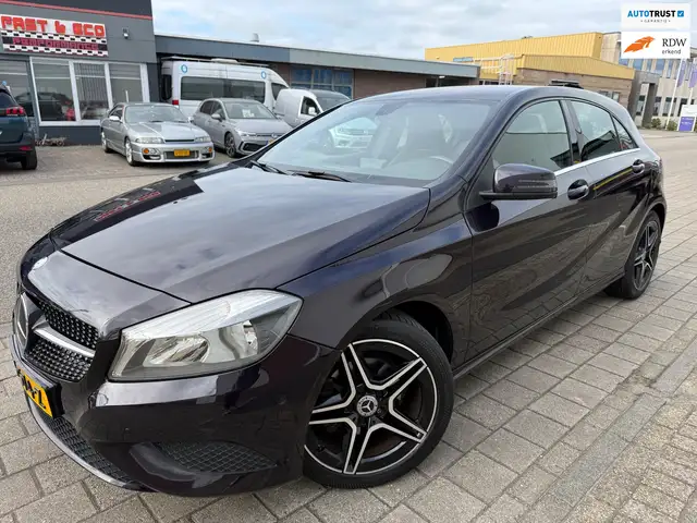 Mercedes-Benz A 200 Prestige 2014 AUTOMAAT 18INCH AMG LEDER NAVI
